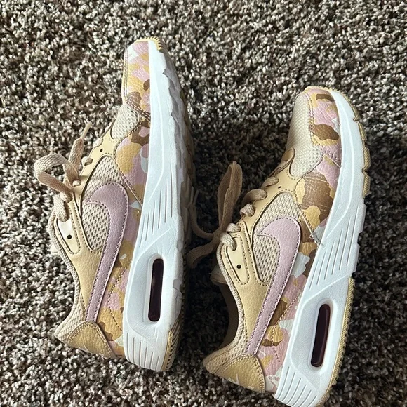 Nike Women's Air Max 90 Tan and Pink Camo Sneakers - Picture 5 of 7